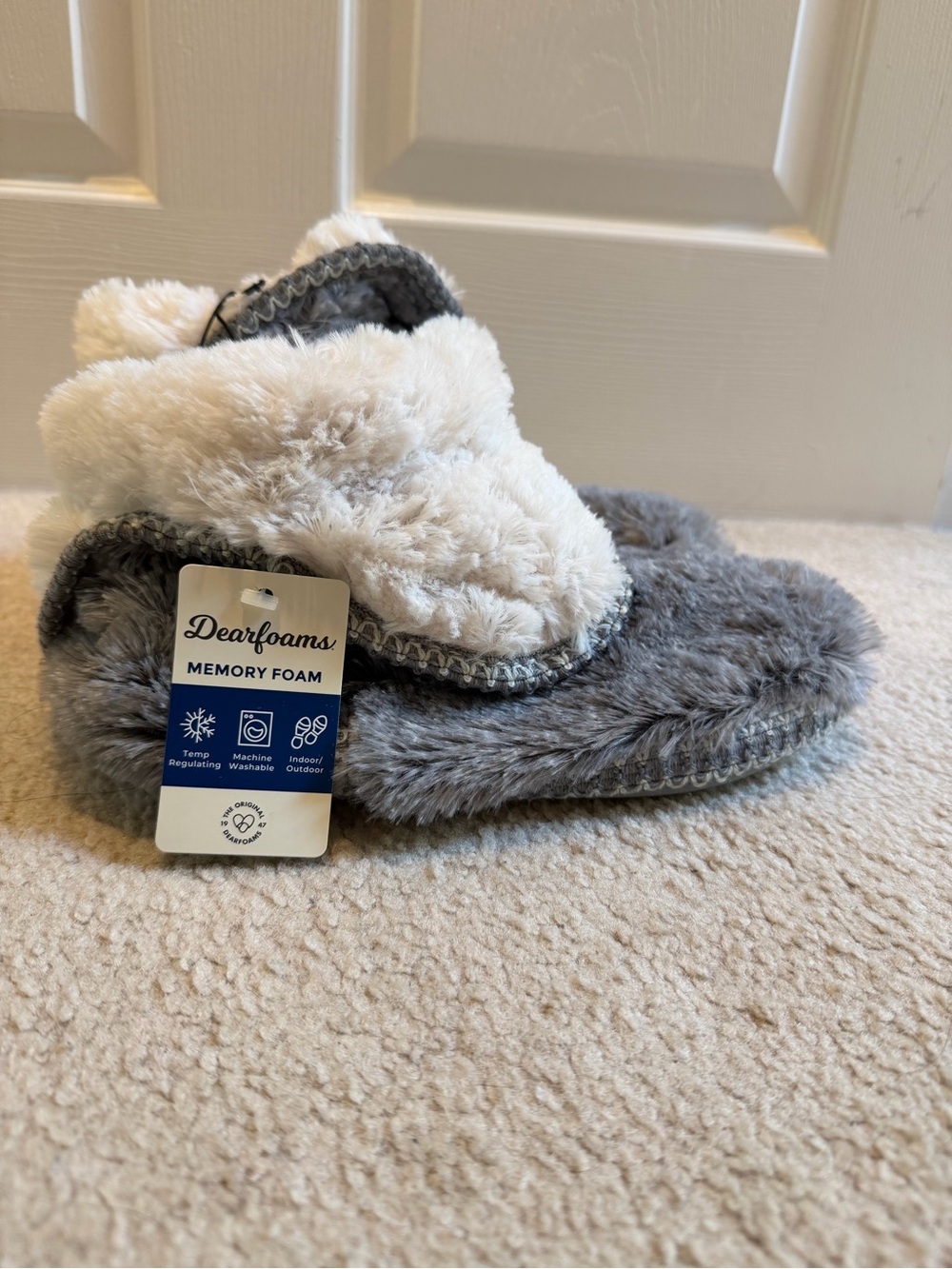 Dearfoams Women’s slippers Size Medium NWT